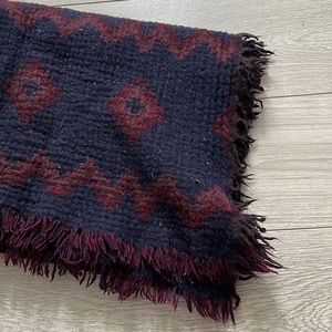 Aritzia Wilford 100% wool blanket scarf